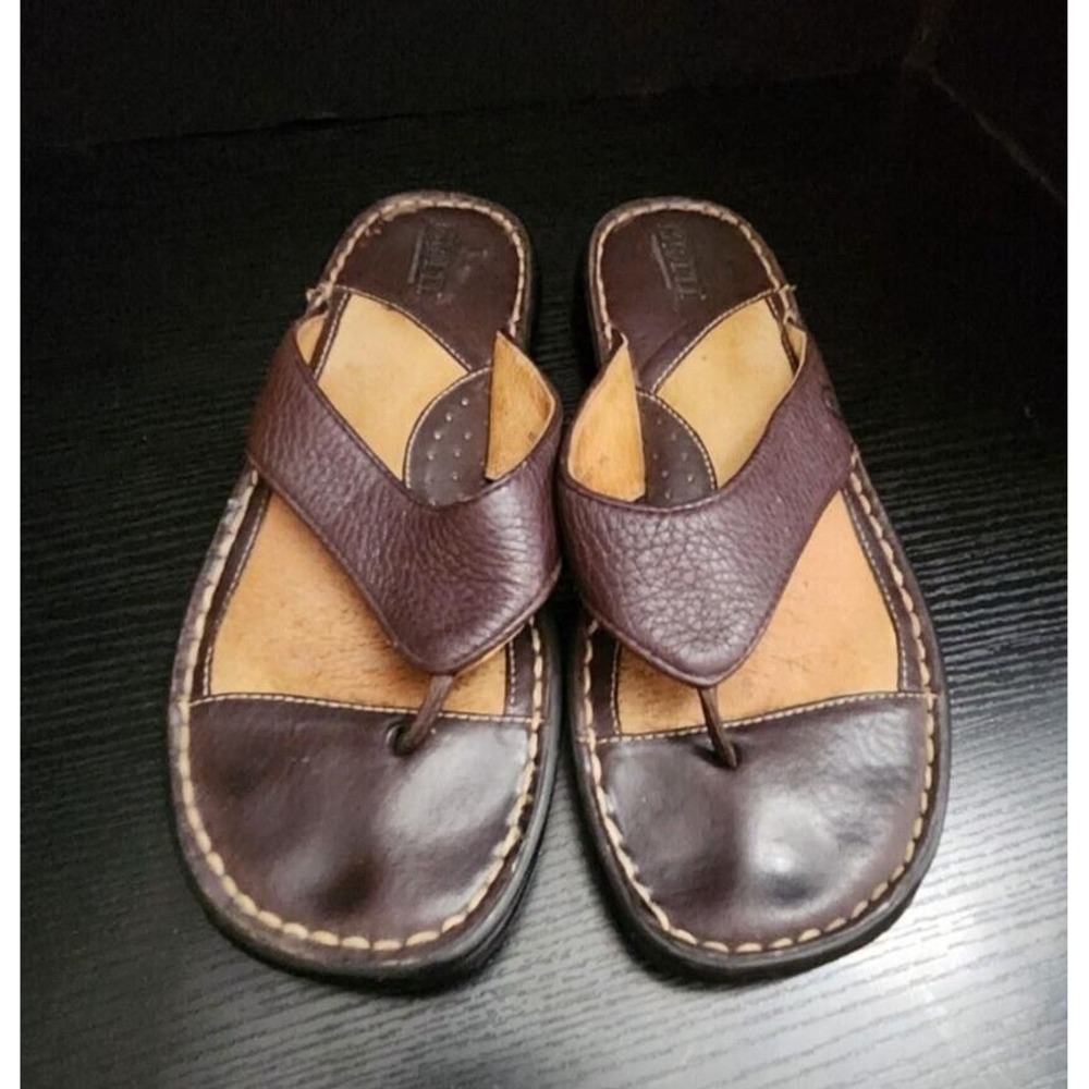 Born women's Leather Thong‎ Sandals Brown size 6